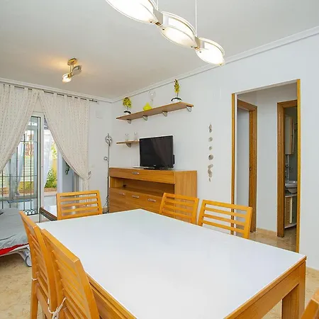 025 Helena Nice Terrace - Alicante Holiday Apartment